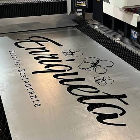 Letreros metálicos personalizados